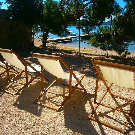 Hotel Bed & Breakfast Pansion Rade Pirovac Esterno foto