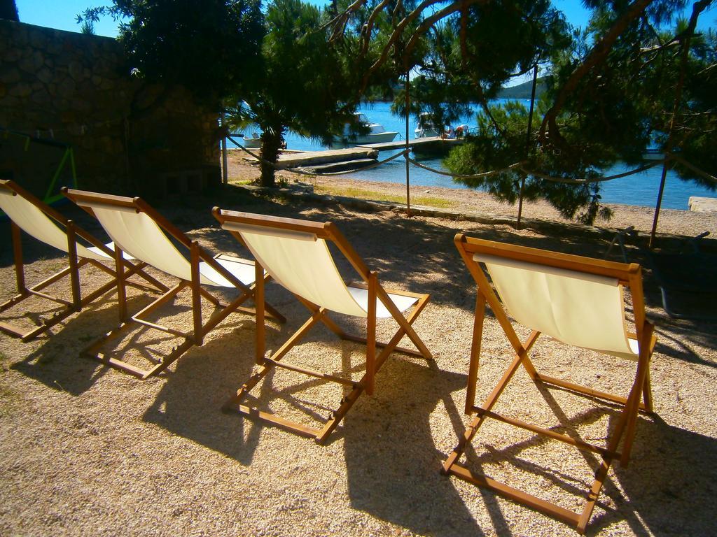 Hotel Bed & Breakfast Pansion Rade Pirovac Esterno foto